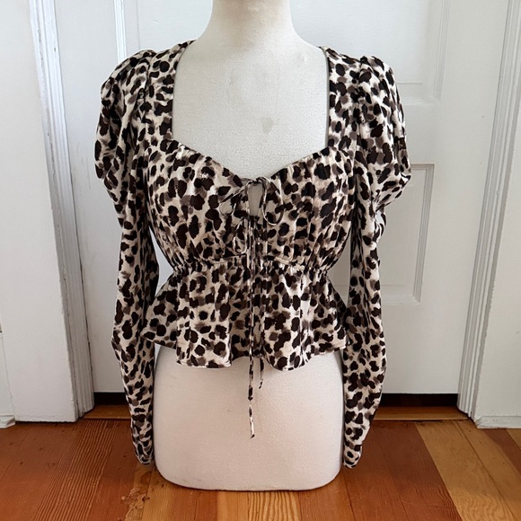 Topshop Tops - Topshop Puff Sleeve Animal Print Peplum Blouse‎ Size 8